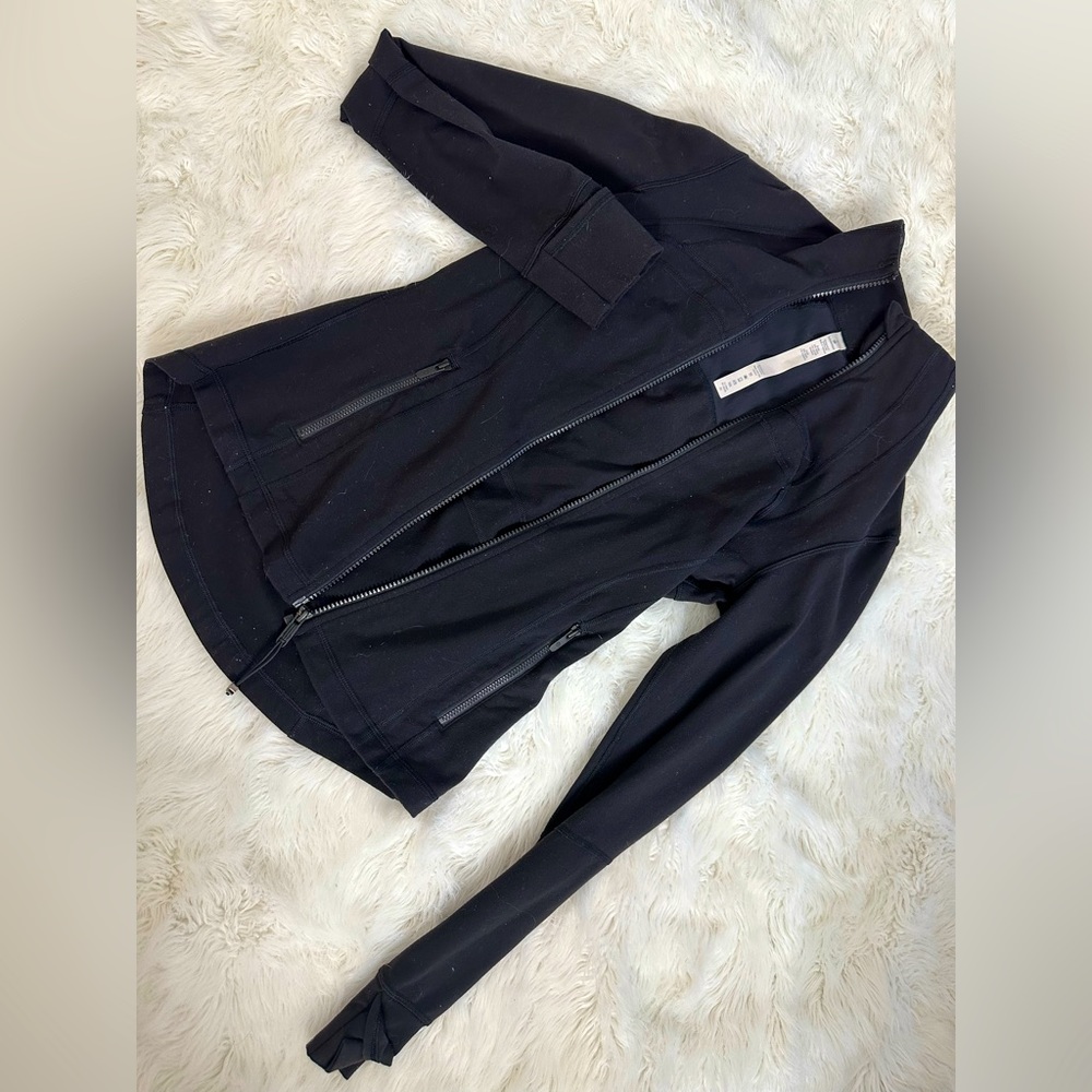 Gently used lululemon form fitting jacket